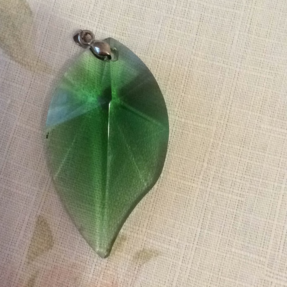 Leaf crystal necklace charm